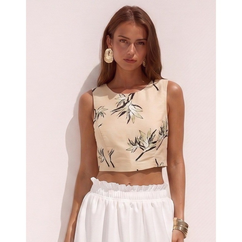 Forever 21 Contemporary Bird of Paradise Crop Top Size S NWT Beige Floral